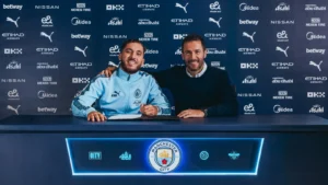 Rayan Cherki signe a Manchester City
