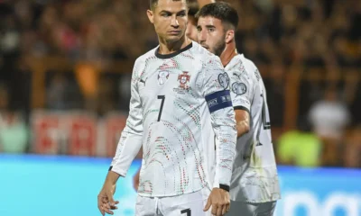 Cristiano Ronaldo, brassard de capitaine, lors d'Arménie-Portugal à Erevan en septembre 2025