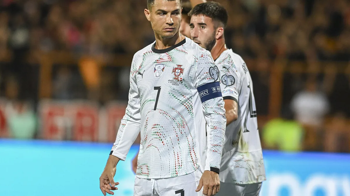 Cristiano Ronaldo, brassard de capitaine, lors d'Arménie-Portugal à Erevan en septembre 2025