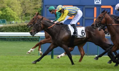 Haya Zark et Alexis Pouchin gagnent le Prix Ganay (Groupe 1) à ParisLongchamp, le 28 avril 2024