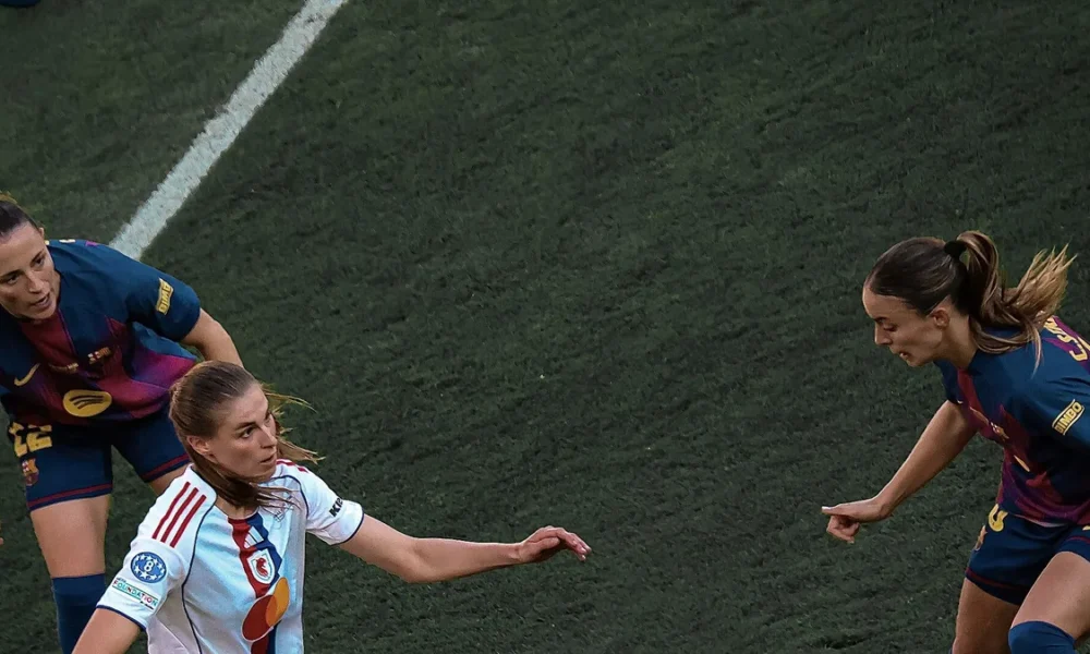 Jule Brand sous le maillot d'OL Lyonnes face au FC Barcelone lors de la finale de la Ligue des champions, mai 2026