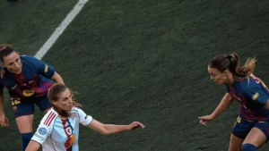 Jule Brand sous le maillot d'OL Lyonnes face au FC Barcelone lors de la finale de la Ligue des champions, mai 2026