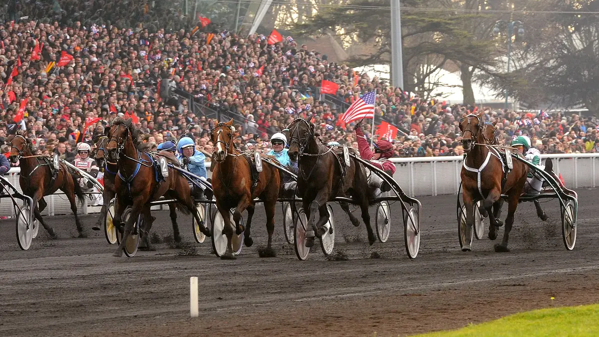 Trotteurs attelés lors du Prix d'Amérique 2012 à Vincennes, illustration du Quinté+ du lundi 28 septembre 2026