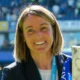 Sonia Bompastor, entraîneure de Chelsea, avec le trophée de Women's Super League à Stamford Bridge, mai 2025