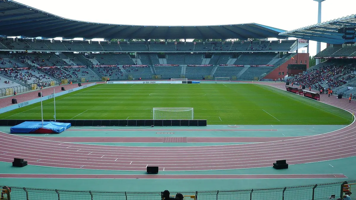 Pelouse et tribunes du stade Roi Baudouin à Bruxelles
