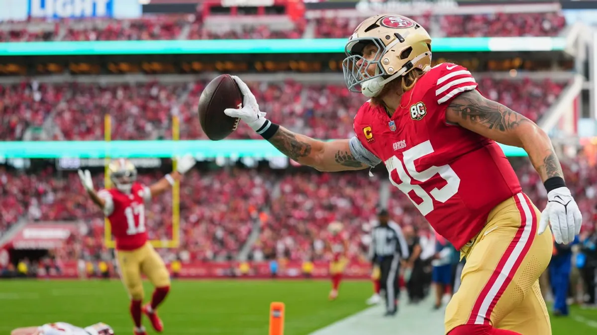 George Kittle célèbre son touchdown avec les 49ers face aux Commanders au Levi's Stadium, octobre 2026