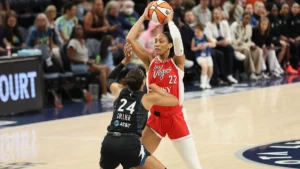 A'ja Wilson sous le maillot des Las Vegas Aces face à Napheesa Collier, à Minnesota en août 2026