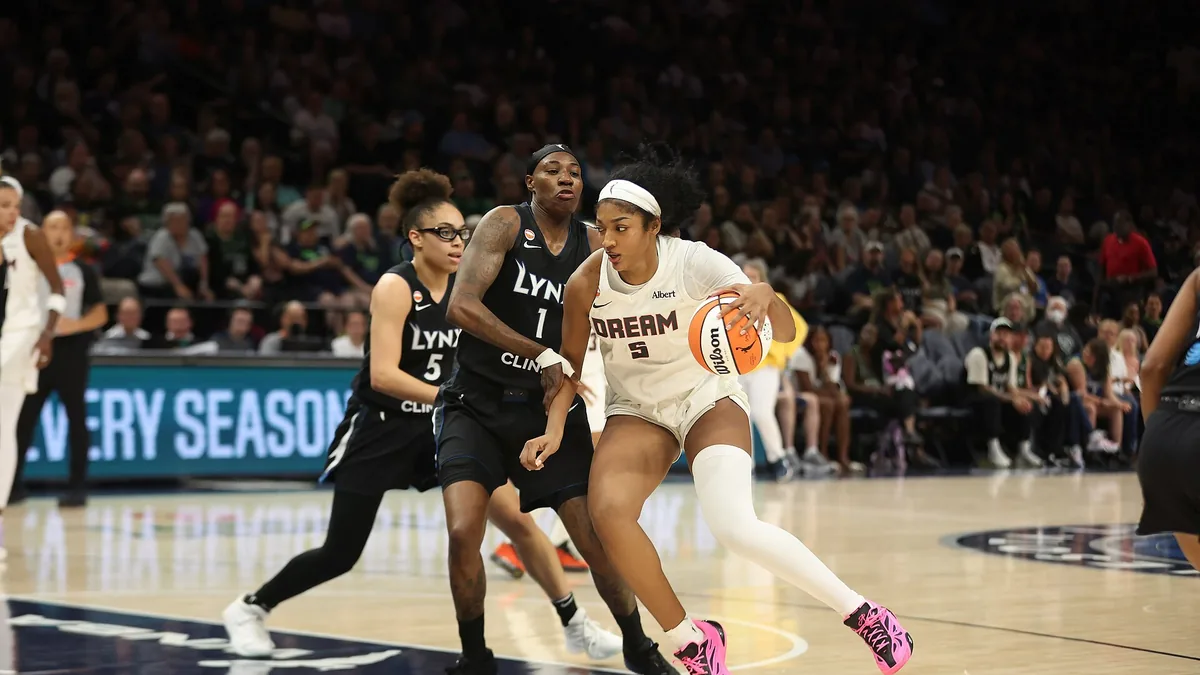 Angel Reese sous le maillot de l'Atlanta Dream face au Minnesota Lynx, mai 2026