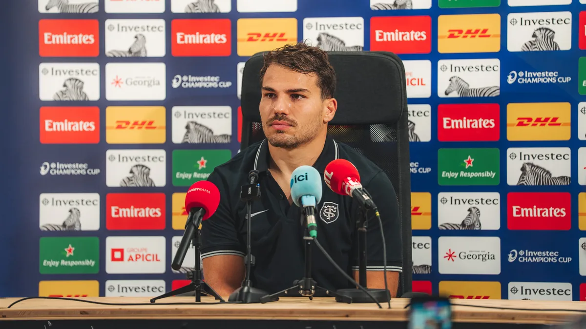 Antoine Dupont en conférence de presse au Stade Toulousain avant Toulouse-Exeter en Champions Cup, octobre 2026