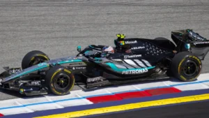 Kimi Antonelli au volant de sa Mercedes lors des essais du Grand Prix d'Autriche, en juin 2026