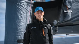 Armel Le Cléac’h à bord du Maxi Banque Populaire XI au large de Lorient, septembre 2026
