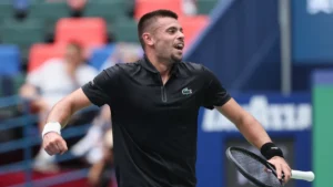 Arthur Gea célèbre sa victoire sur Jakub Mensik au Masters 1000 de Shanghai, le 13 octobre 2026