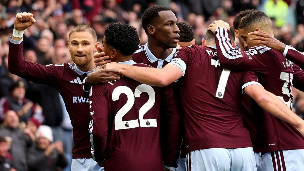 Les joueurs d'Aston Villa fêtent un but face à Manchester City à Villa Park, octobre 2026