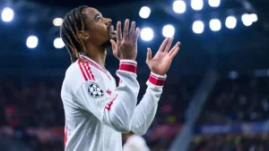 Bradley Barcola sous le maillot de Liverpool lors du match de Ligue des champions à Linz, octobre 2026