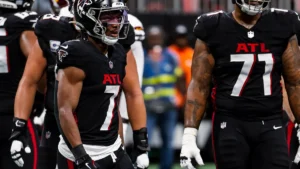 Bijan Robinson sous le maillot des Atlanta Falcons au Mercedes-Benz Stadium face aux Commanders, septembre 2025