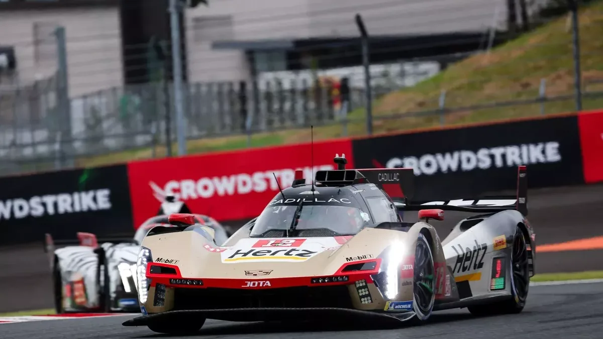 La Cadillac V-Series.R n°12 de Cadillac Hertz Team Jota en course en WEC, saison 2026