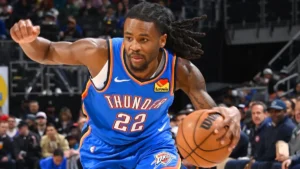 Cason Wallace balle en main sous le maillot du Thunder d'Oklahoma City, saison 2025-2026