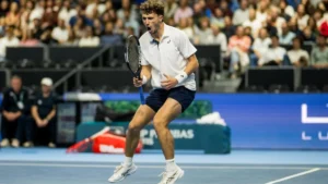 Clément Chidekh exulte sur le court de l'ATP 250 de Bruxelles, octobre 2026