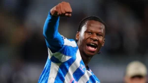 Stephen Mfuni, buteur de Coventry, célèbre la victoire 4-1 face à Newcastle en Premier League, octobre 2026