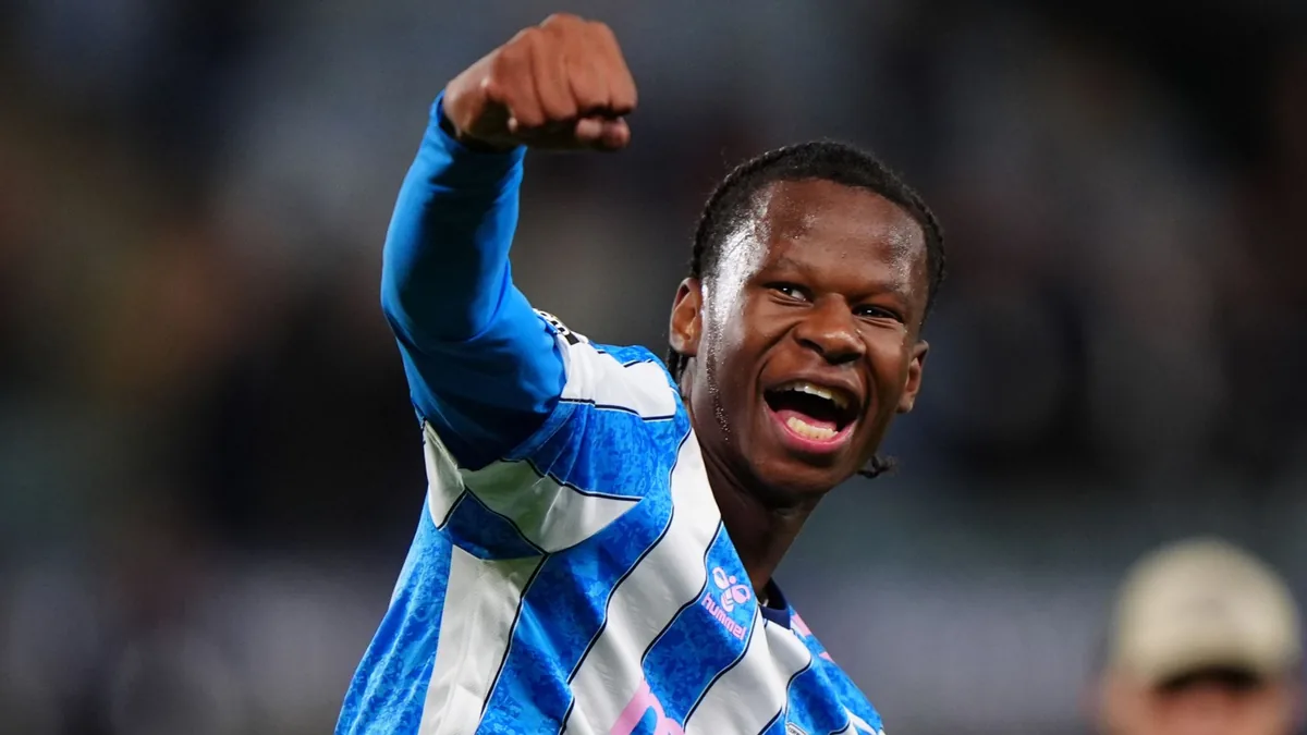 Stephen Mfuni, buteur de Coventry, célèbre la victoire 4-1 face à Newcastle en Premier League, octobre 2026