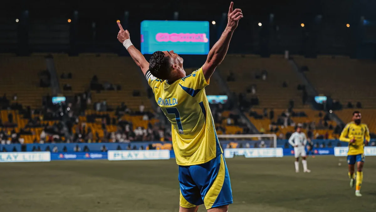 Cristiano Ronaldo célèbre un but sous le maillot jaune d'Al-Nassr en championnat saoudien, saison 2026-2027