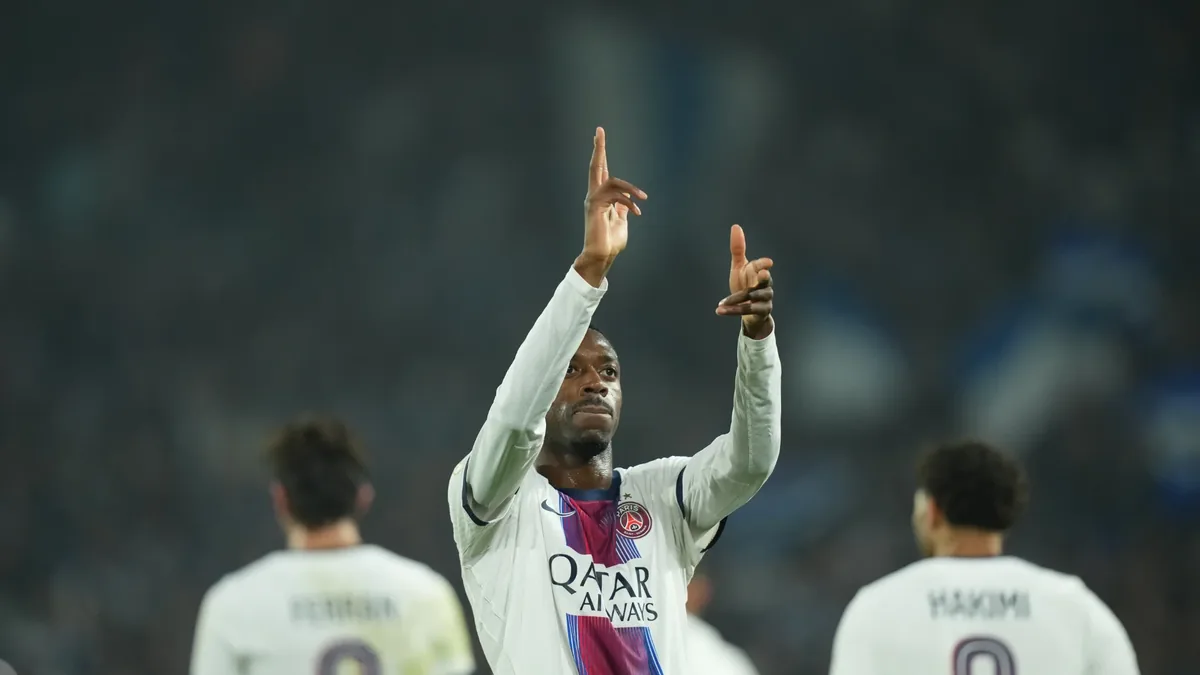 Ousmane Dembélé célèbre son but avec le PSG à la Meinau face à Strasbourg, 17 octobre 2026
