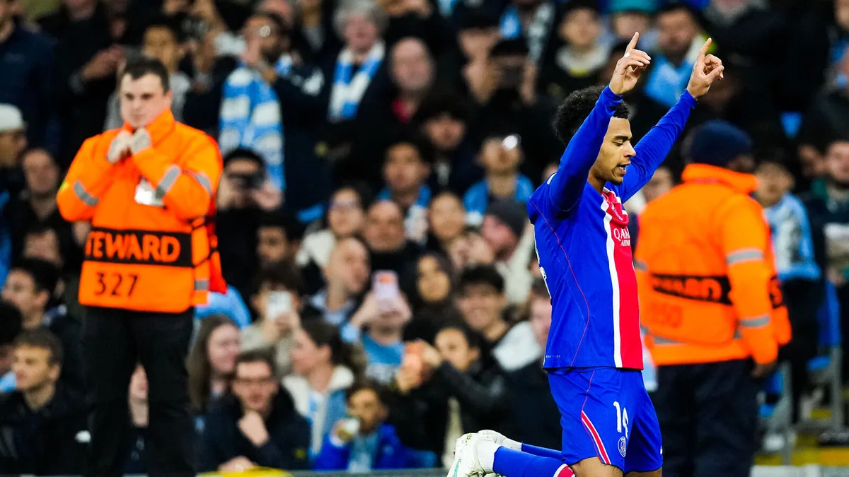 Désiré Doué célèbre son but avec le PSG face à Manchester City à l'Etihad Stadium, octobre 2026