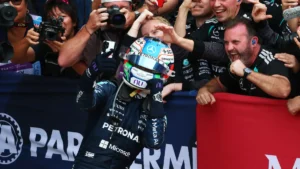 Kimi Antonelli fête sa victoire avec l'équipe Mercedes au Grand Prix des États-Unis à Austin, octobre 2026
