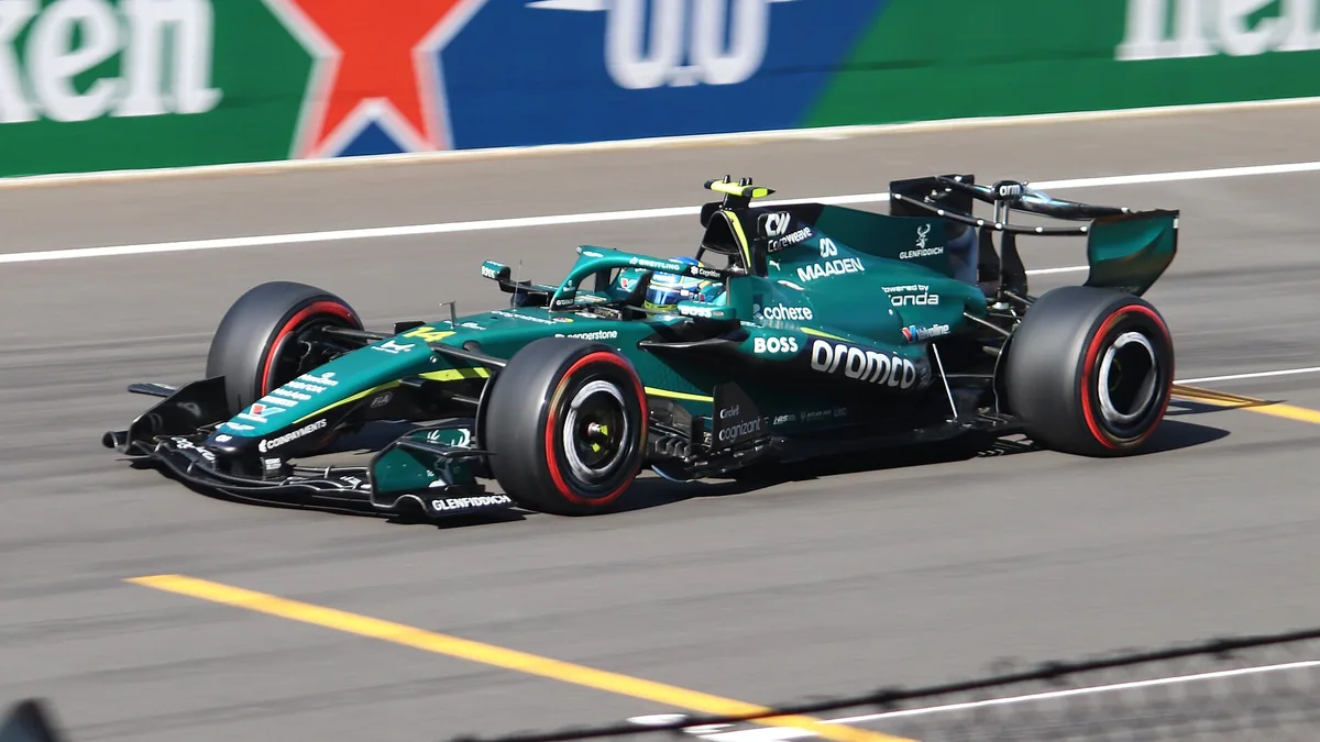 Fernando Alonso au volant de l'Aston Martin AMR26 lors des qualifications du Grand Prix de Chine, mars 2026