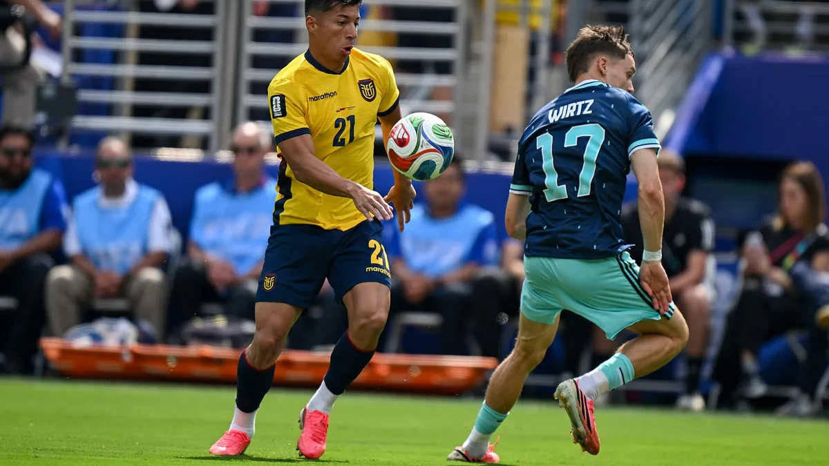 Florian Wirtz ballon au pied avec l'Allemagne face à l'Équateur lors de la Coupe du monde, juin 2026
