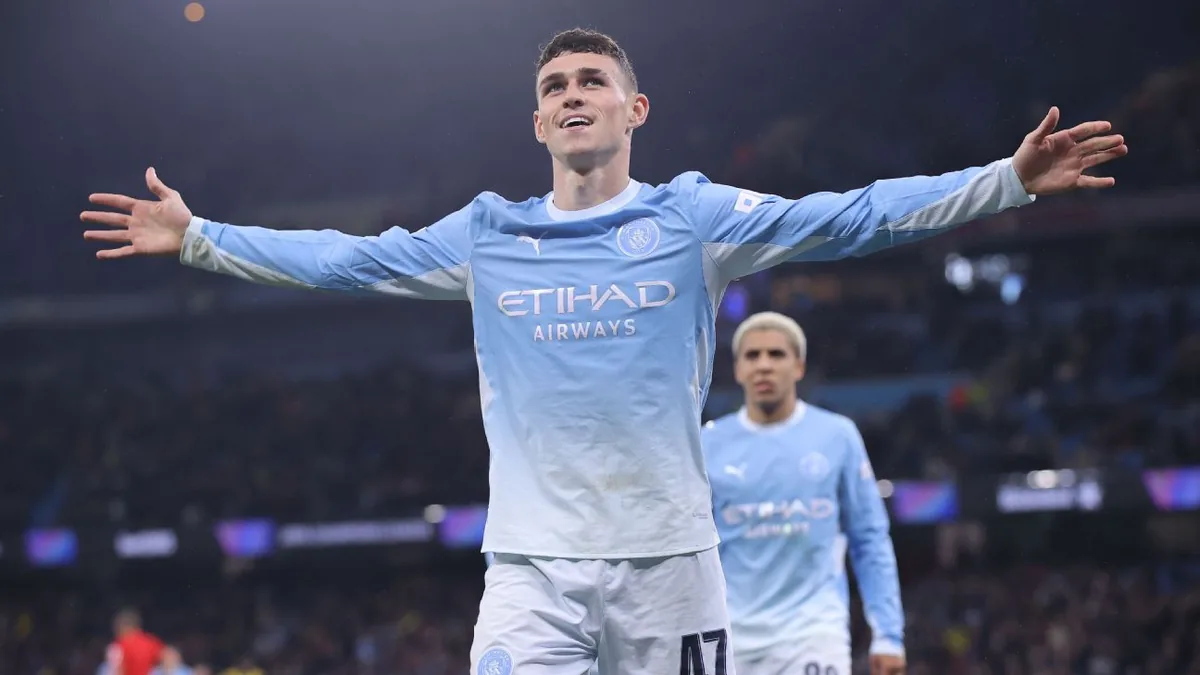 Phil Foden célèbre un but avec Manchester City contre l'AEK Athènes en Ligue des champions, octobre 2026
