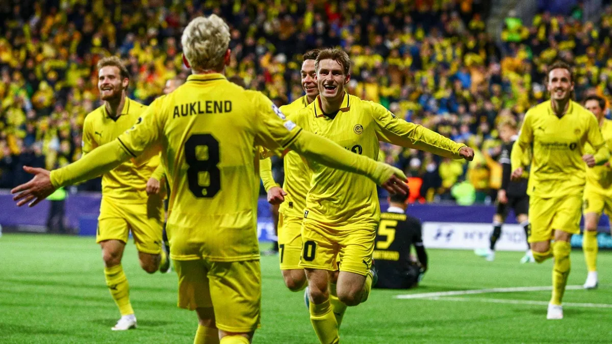 Fredrik Sjøvold fête son but avec Sondre Auklend et Bodø/Glimt contre Dortmund en Ligue des champions, octobre 2026