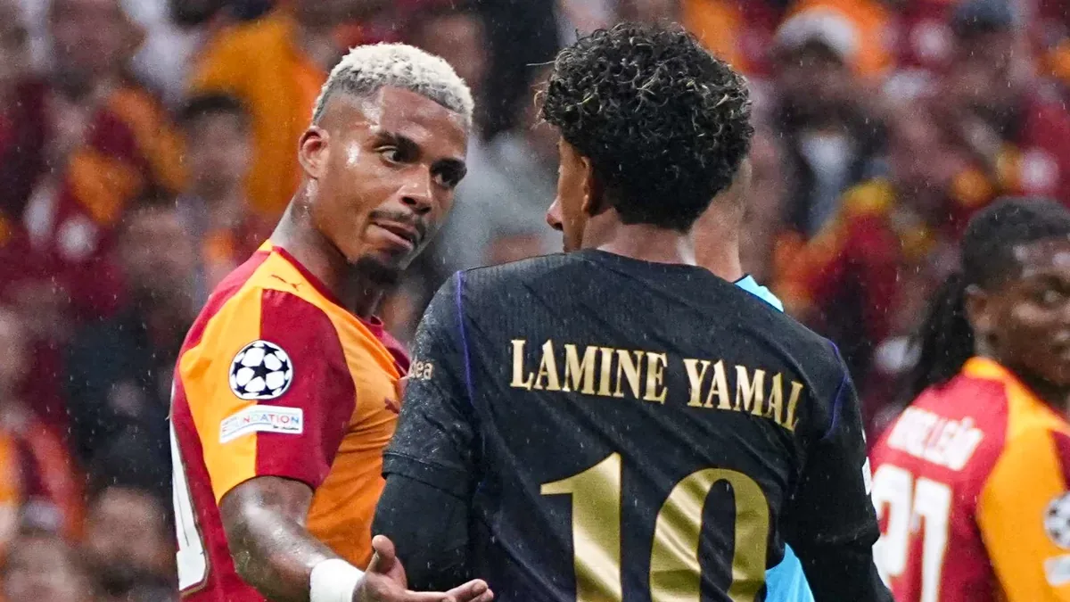Mario Lemina (Galatasaray) face à Lamine Yamal (Barcelone) lors de Galatasaray-Barcelone en Ligue des champions, octobre 2026