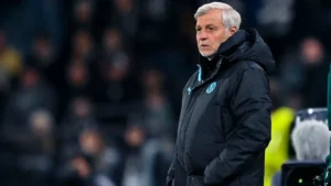 Bruno Genesio, entraîneur de l'OM, au bord du terrain lors de Sturm Graz-OM en Ligue Europa, octobre 2026