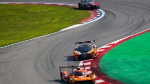 La Genesis GMR-001 n°17 de Mathys Jaubert en piste aux 6 Heures de Barcelone, octobre 2026