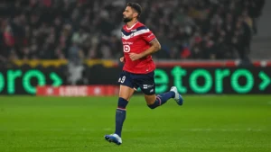 Olivier Giroud sous le maillot du LOSC lors du derby Lille-Lens au stade Pierre-Mauroy, octobre 2026