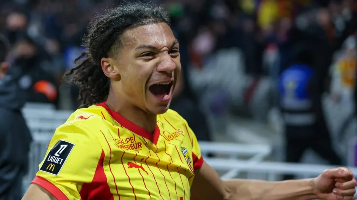 Ismaëlo Ganiou exulte sous le maillot du RC Lens en Ligue 1