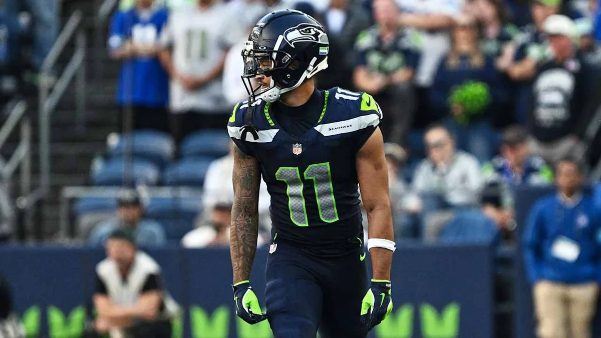 Jaxon Smith-Njigba sous le maillot des Seattle Seahawks lors d'un match à domicile à Seattle