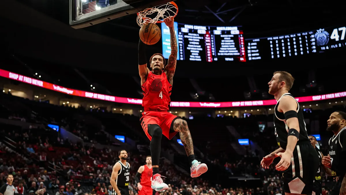 Jeremy Sochan au dunk sous le maillot des Portland Trail Blazers face aux London Lions, octobre 2026