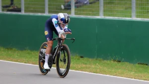 Juliette Berthet en contre-la-montre avec l'équipe de France aux Mondiaux de Montréal, septembre 2026