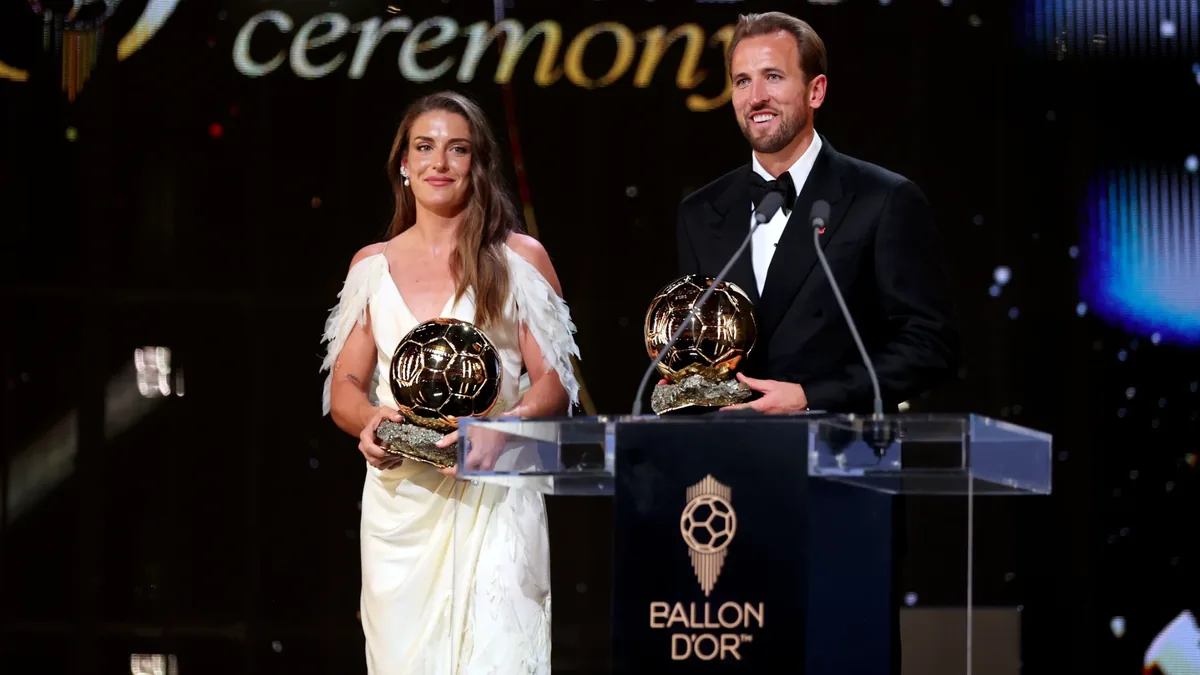 Harry Kane et Alexia Putellas avec leur Ballon d'Or sur la scène du London Palladium, octobre 2026