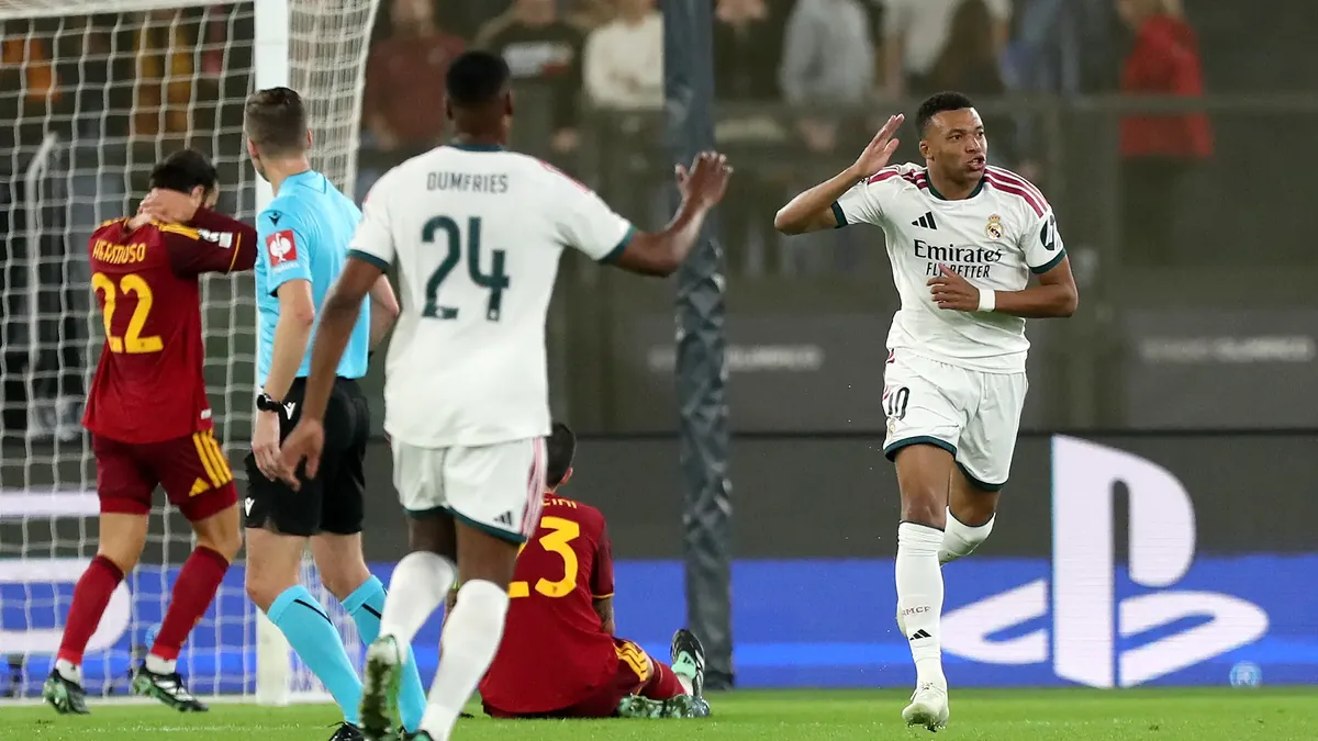 Kylian Mbappé célèbre son but avec le Real Madrid face à l'AS Rome au Stadio Olimpico, octobre 2026
