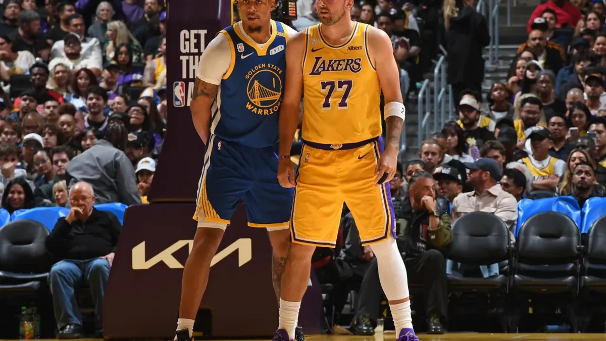 Yaxel Lendeborg (Warriors) au marquage de Luka Doncic (Lakers) à la Crypto.com Arena, octobre 2026