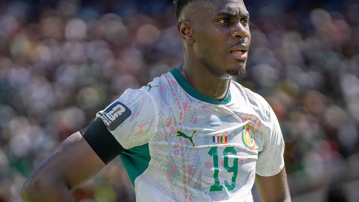 Moussa Niakhaté sous le maillot du Sénégal face à la France à la Coupe du monde, juin 2026