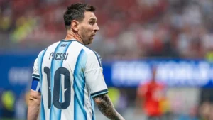Lionel Messi de dos, maillot numéro 10 de l'Argentine, lors d'Argentine-Égypte à la Coupe du monde, juillet 2026