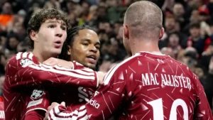 Alexis Mac Allister fête un but avec ses coéquipiers de Liverpool face à Villarreal en Ligue des champions, octobre 2026