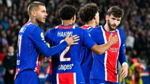 Lucas Hernández, Achraf Hakimi et Khvicha Kvaratskhelia sous le maillot du PSG au Parc des Princes, octobre 2026