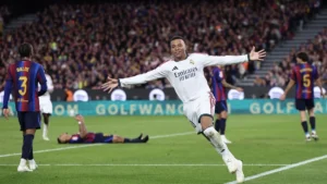 Kylian Mbappé célèbre son but avec le Real Madrid au Camp Nou face au FC Barcelone, octobre 2026