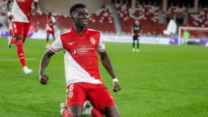 Lamine Camara célèbre un but de Monaco au stade Louis-II face à Fribourg, octobre 2026