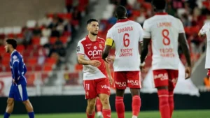 Matthis Abline et ses coéquipiers de l'AS Monaco en match de Ligue 1, octobre 2026